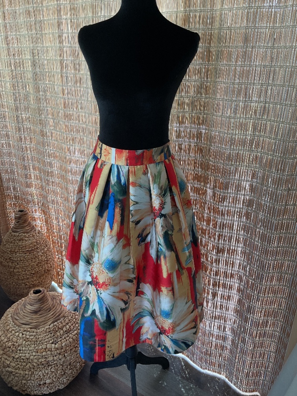 Gracia high waisted floral skirt Size Small
